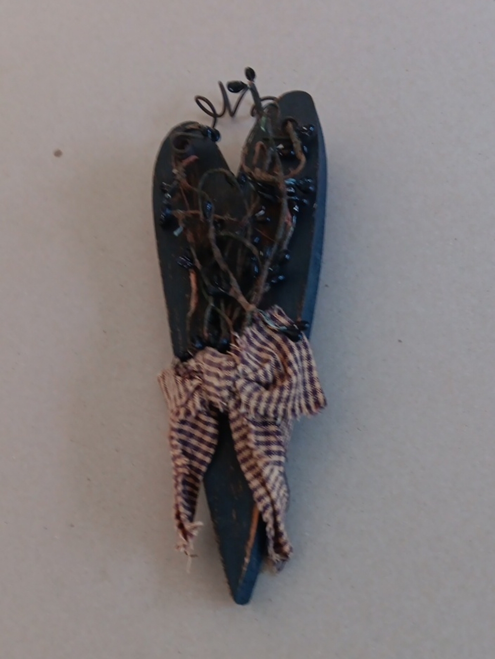 Primitive Wooden Heart Wall Hanging with Checkered Bow